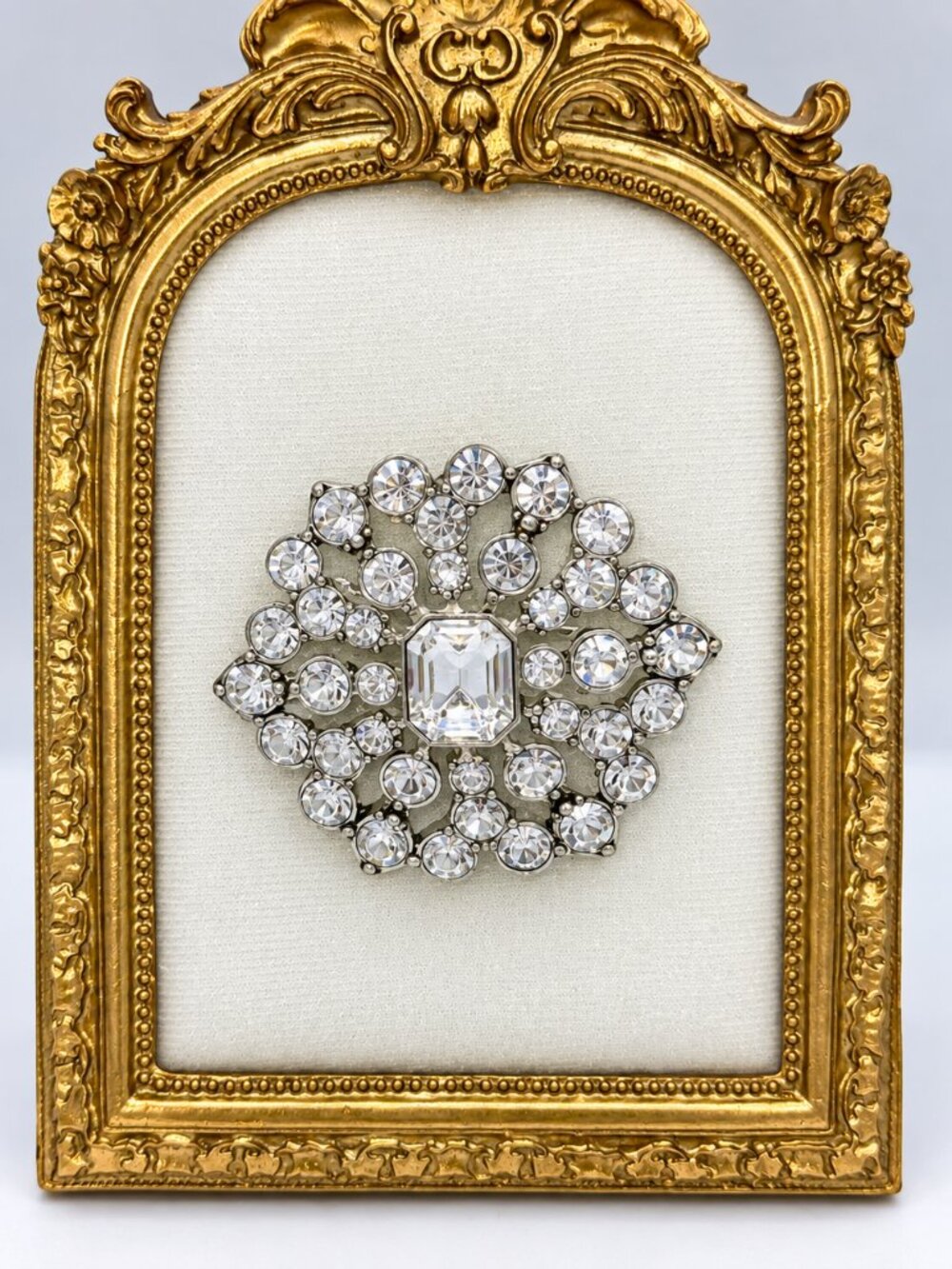 Liz Claiborne Rhinestone Crystal Statement Brooch Pin Silver Tone